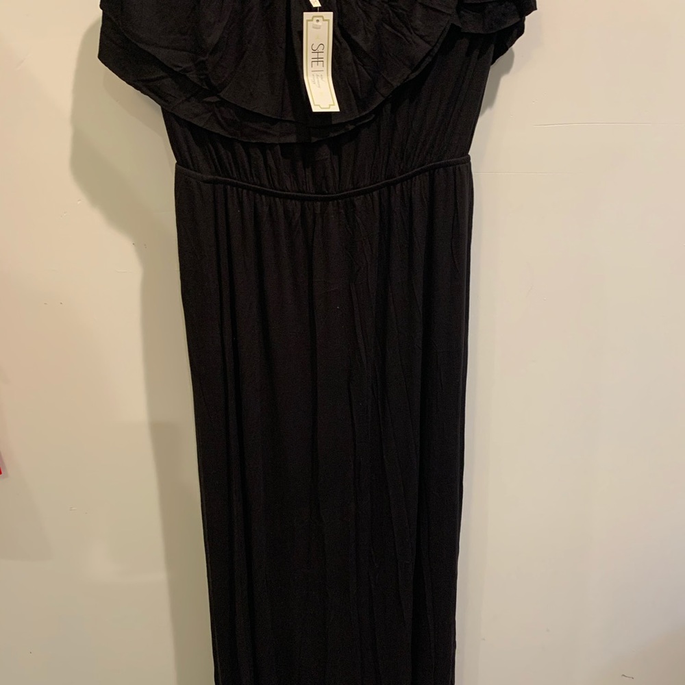 Black maxi dress size large with tags